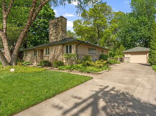 120 S Twyckenham Dr, South Bend, IN 46617