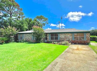 2704 Memphis Cir, Pensacola, FL 32526