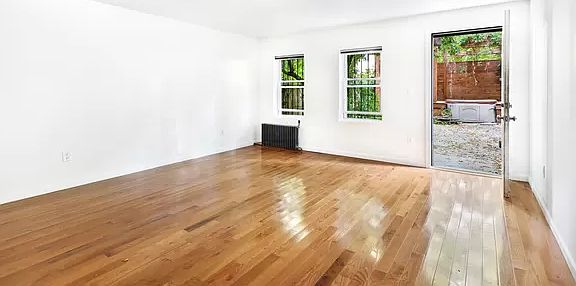 3rd image of 254 Bainbridge St