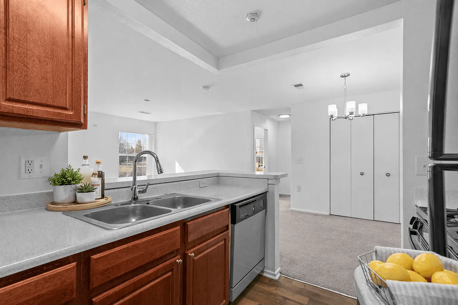 Canton Club Apartments - Canton, MI — Photo 4