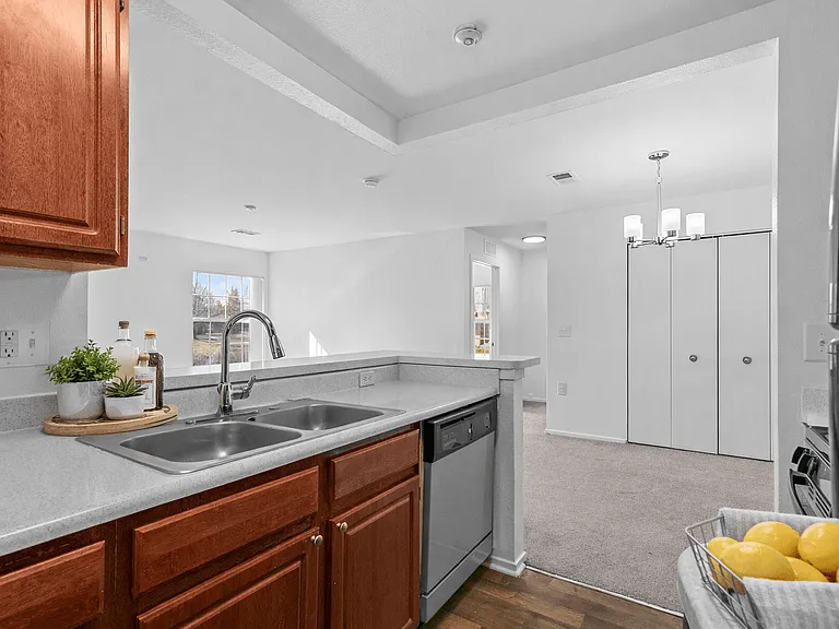 Canton Club Apartments - Canton, MI — Photo 4