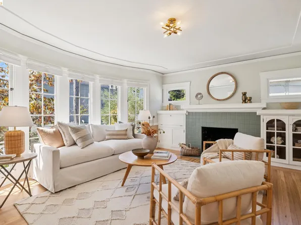 3027 Regent St, Berkeley, CA 94705