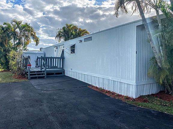 4th image of 4791 SW 82nd Ave #38