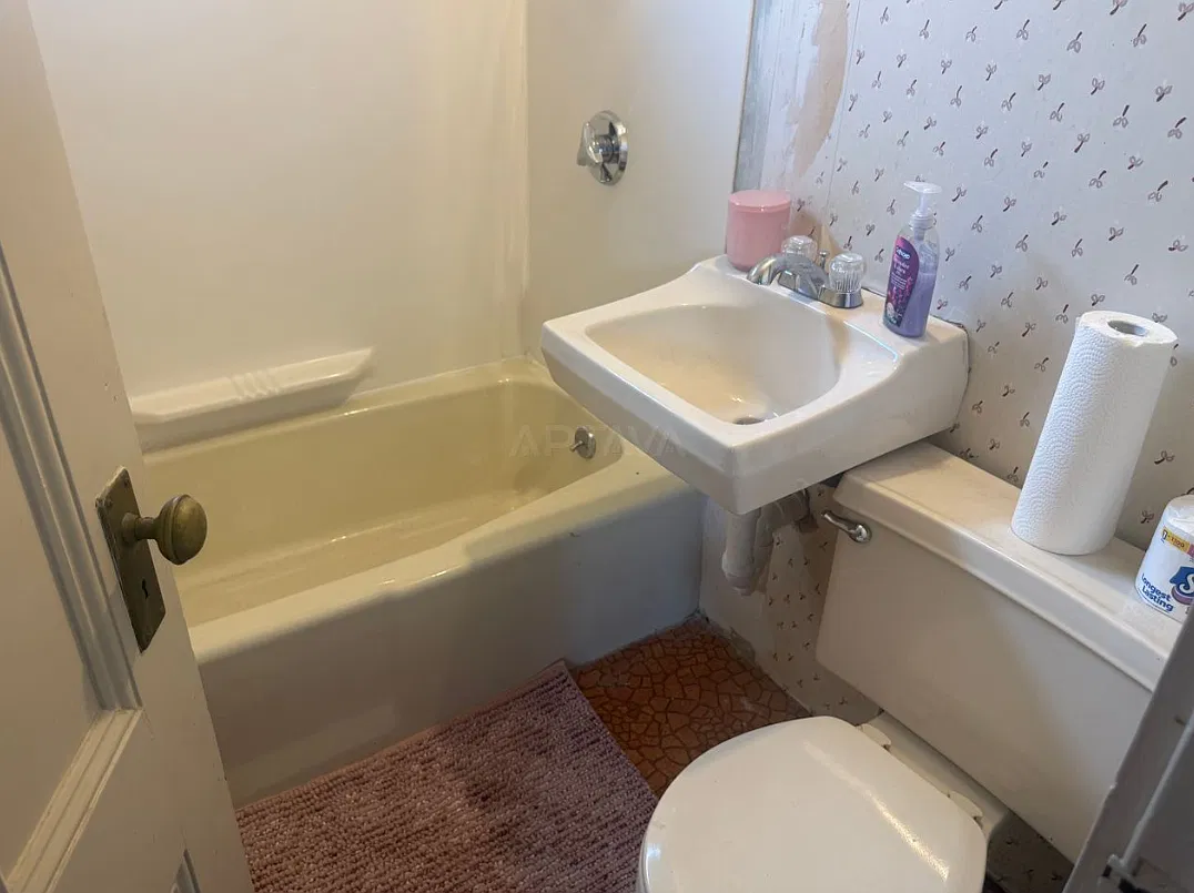 2 bed, $2,500 — Photo 1