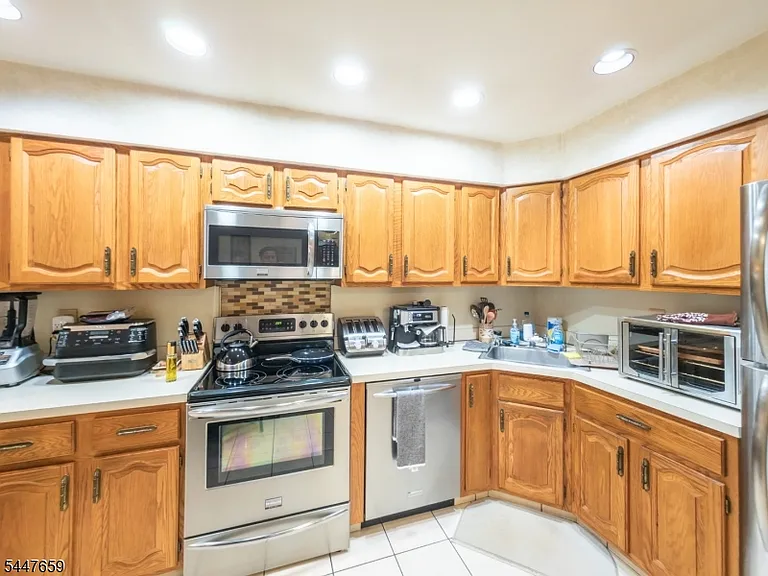 6 Patrick Henry Ct #B — Photo 12