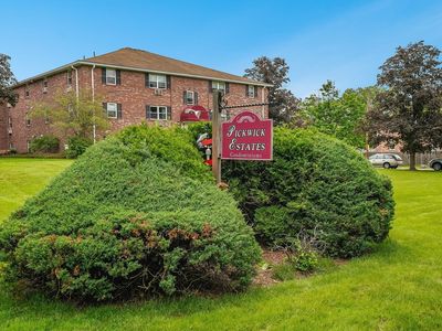 11 Cross St APT 3, North Chelmsford, MA, 01863
