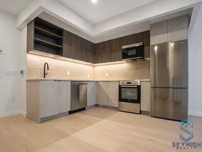 37-25 32nd St #5G — Photo 5