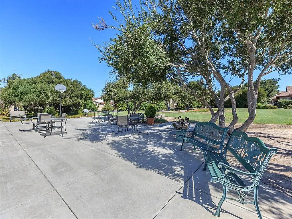 Heritage II Luxury Senior Apts — Photo 3