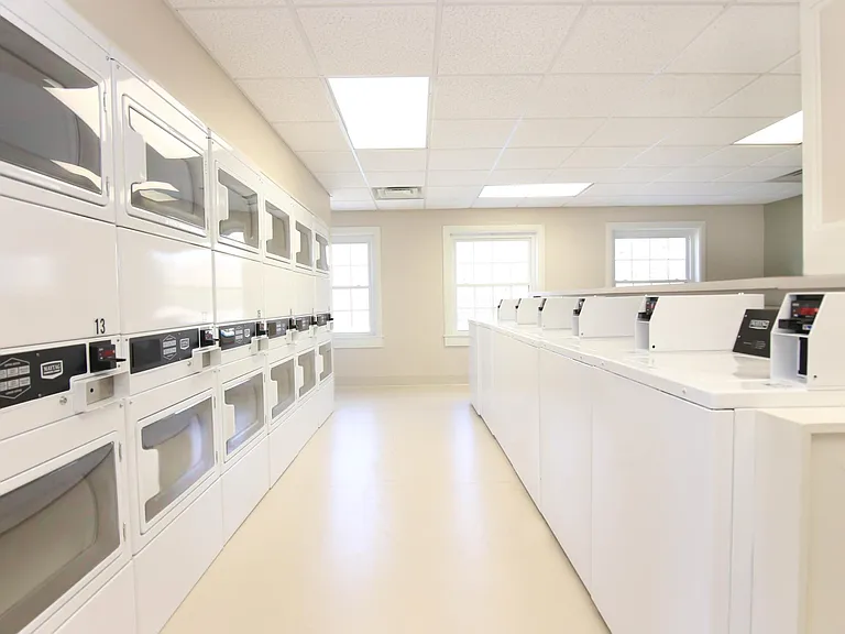 The Reserve at Merrick Apartments & Townhomes — Photo 21