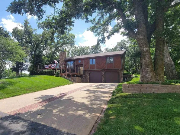 8857 Greenwood Rd, Plattsmouth, NE 68048