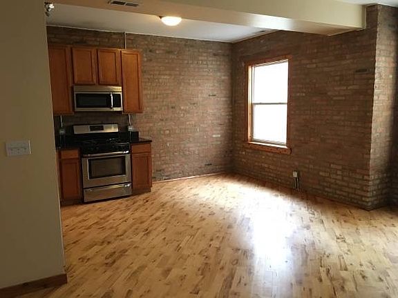 3rd image of 1124 E Hyde Park Blvd