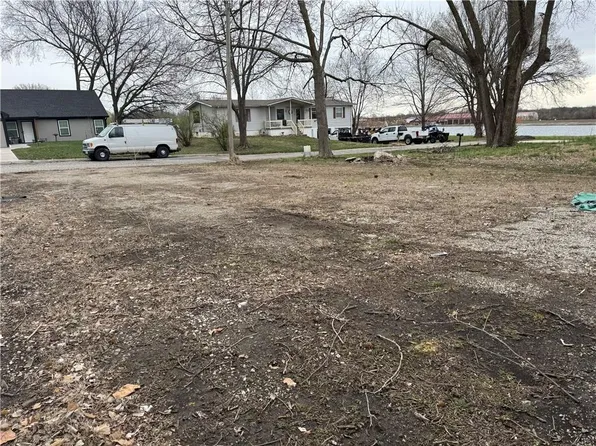 Clearview Dr, Pleasant Hill, MO 64080