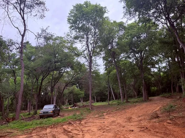 908 N Fort St, Palestine, TX 75801