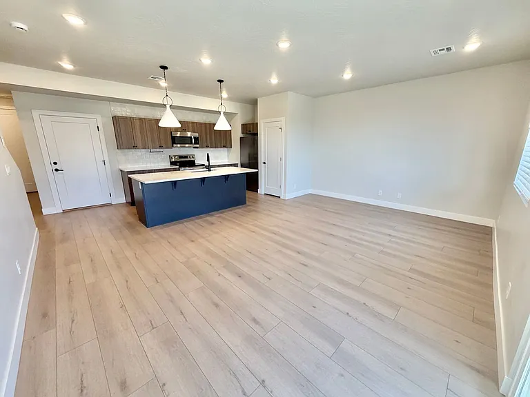 3934 E Fossil Way — Photo 7