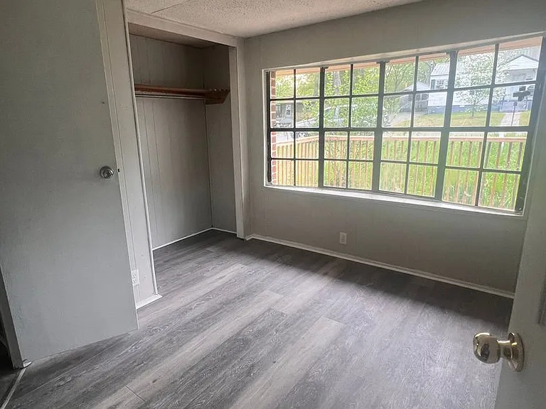 409 Daugherty St #1/2 — Photo 2