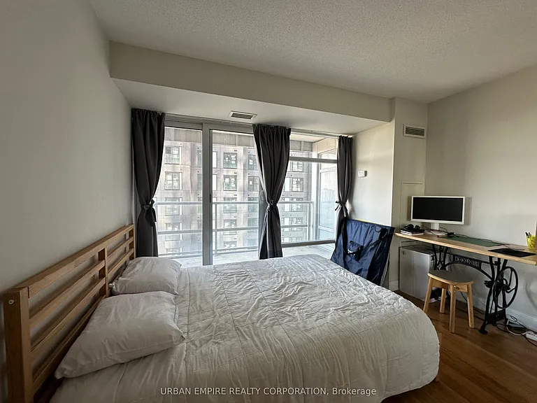 2181 Yonge St #1602 — Photo 14