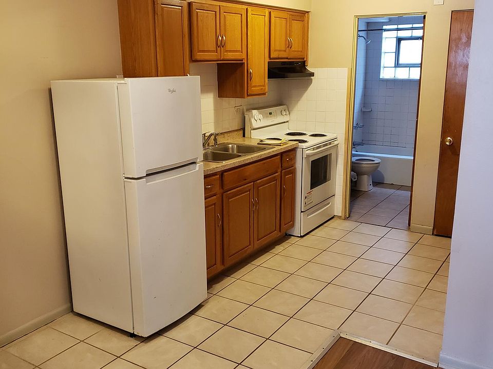 1st image of 4301 S Harlem Ave APT 3