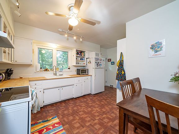 3rd image of 3503 Eastis Dr