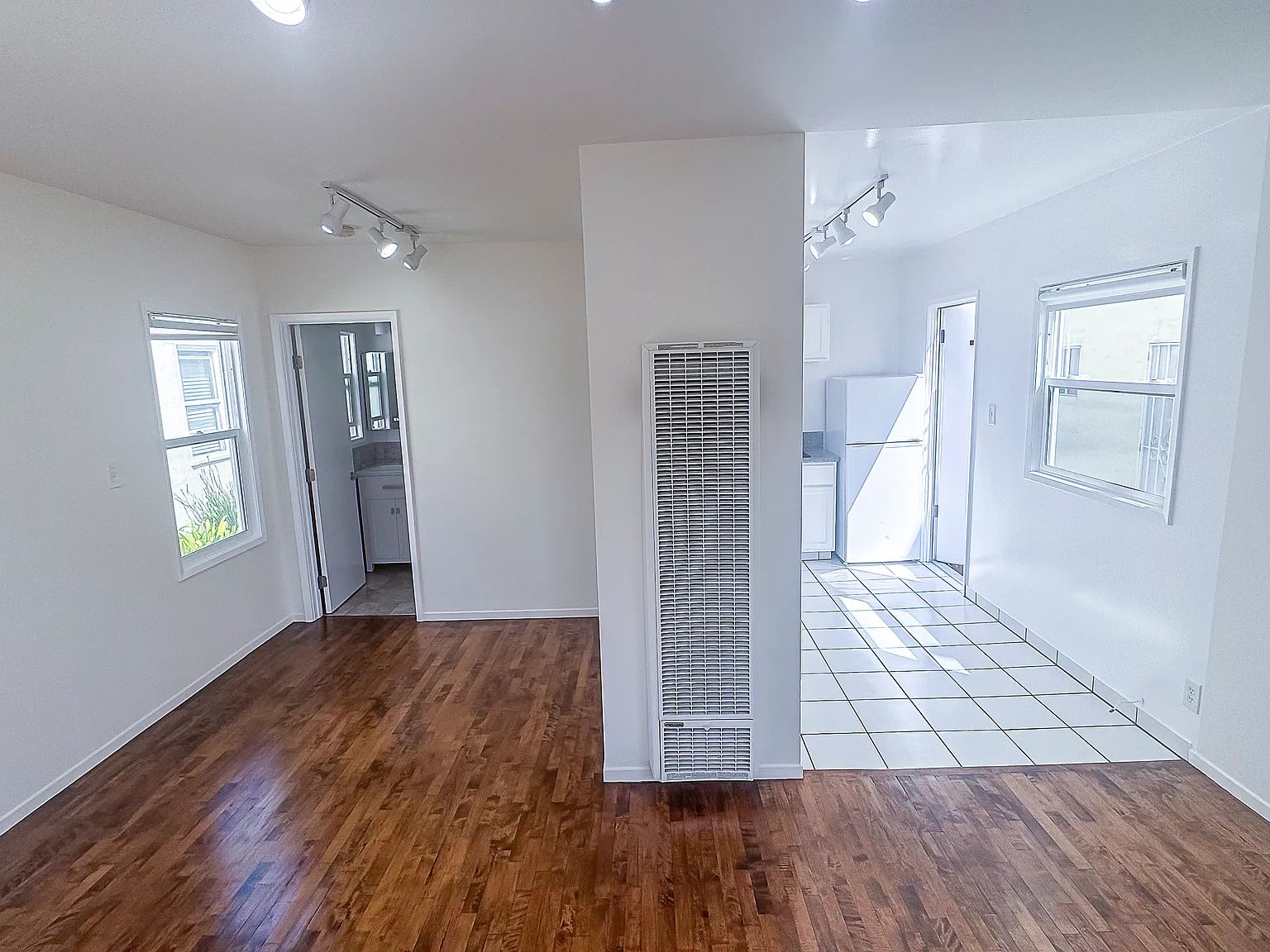 Studio, 450 sqft, $2,100 — Photo 4