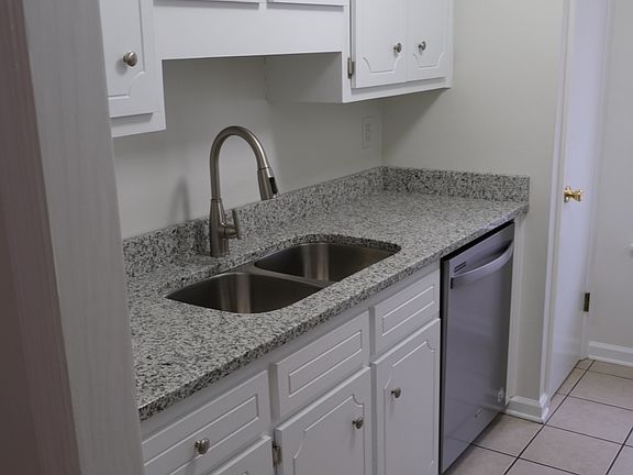 2nd image of 2110 Gary St