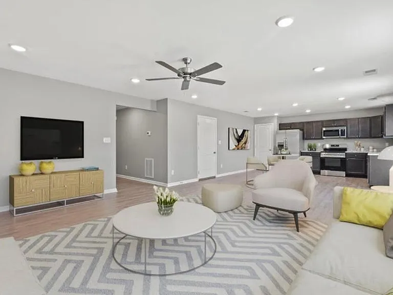 301 Krauss Dr — Photo 3