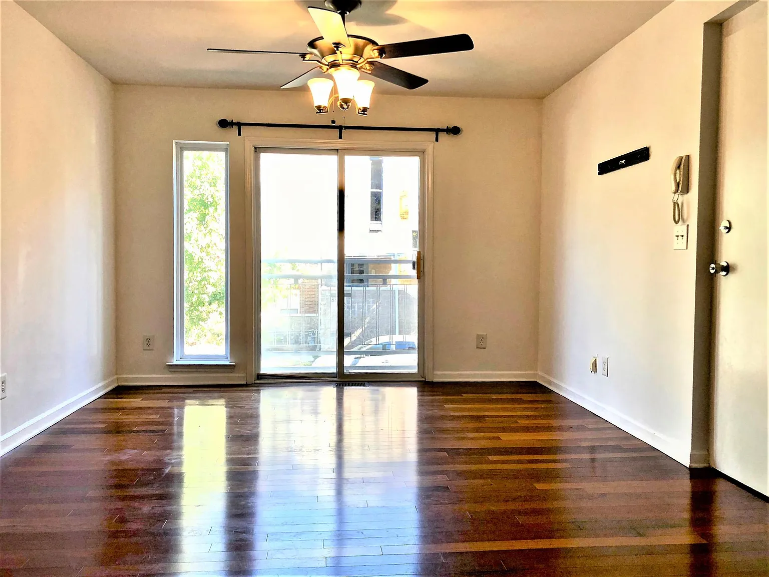 2 bed, 1061 sqft, $1,700 — Photo 4