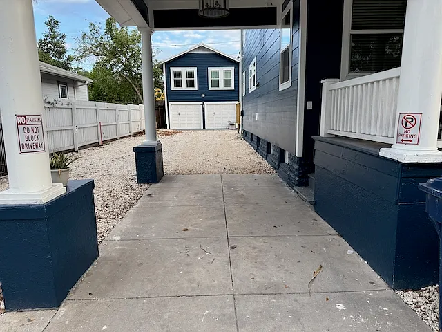803 E James St — Photo 11