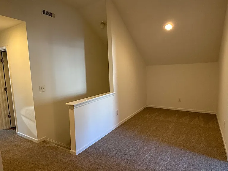 6319 Elliott Dr — Photo 13
