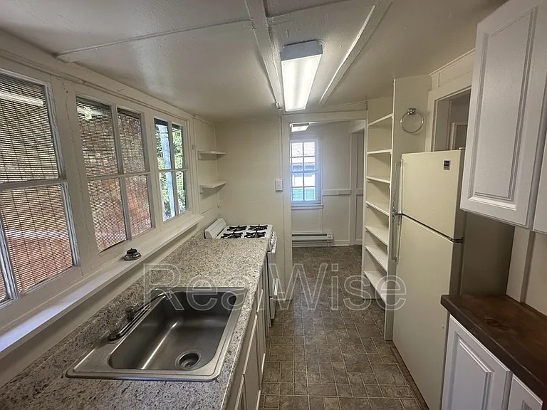 4550 Rogue River Hwy #6 — Photo 10