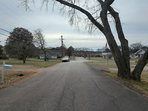 4th image of 4140 Pryor Rd NE