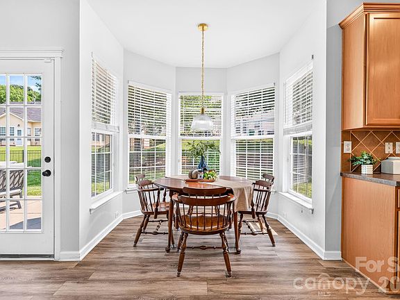 5th image of 10109 Halkirk Manor Ln