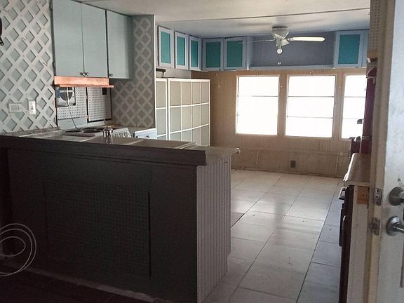 3rd image of 725 Jenny Wren Rd