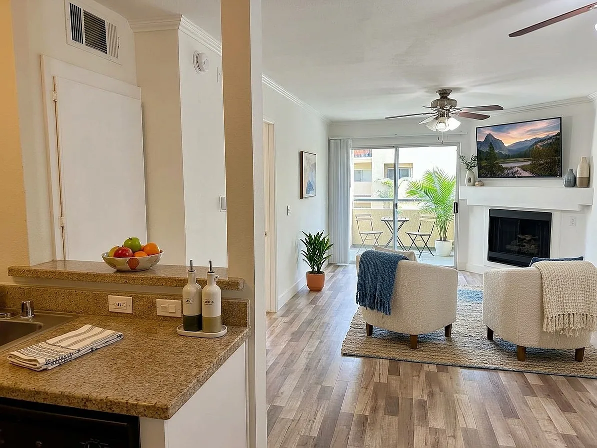 1 bed, 610 sqft, $2,100 — Photo 4
