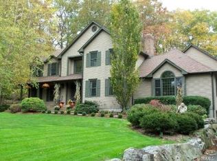 28 Rodeo Dr, Monroe, CT 06468