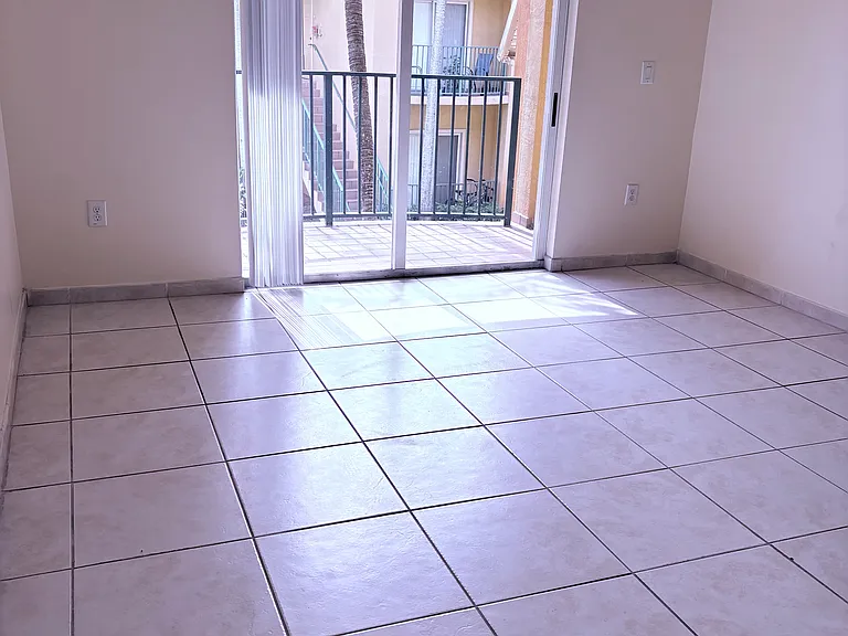 living dinin room with balcony