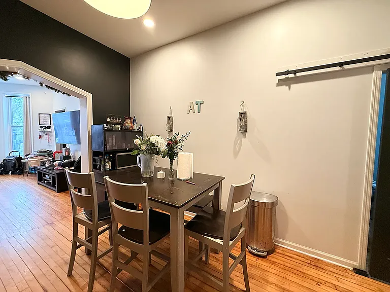 2100 W Superior St #1F — Photo 3