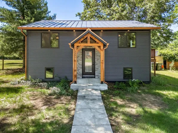 531 W Exchange St, Lone Rock, WI 53556
