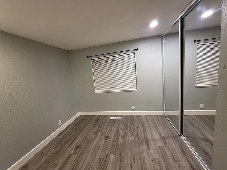 2030 Hayworth Dr — Photo 7