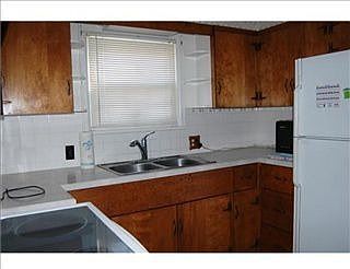 5th image of 610 E Eckman St