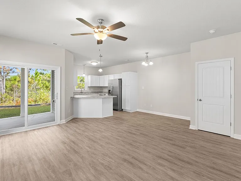 2033 Folkstone Woods Ln — Photo 4