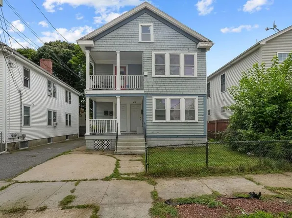 42 Leah St, Providence, RI 02908