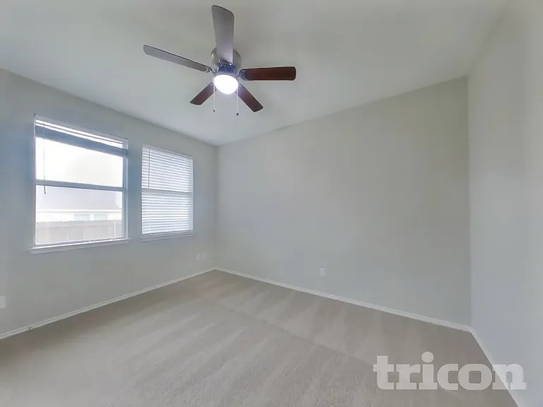 3413 Fashion St — Photo 14
