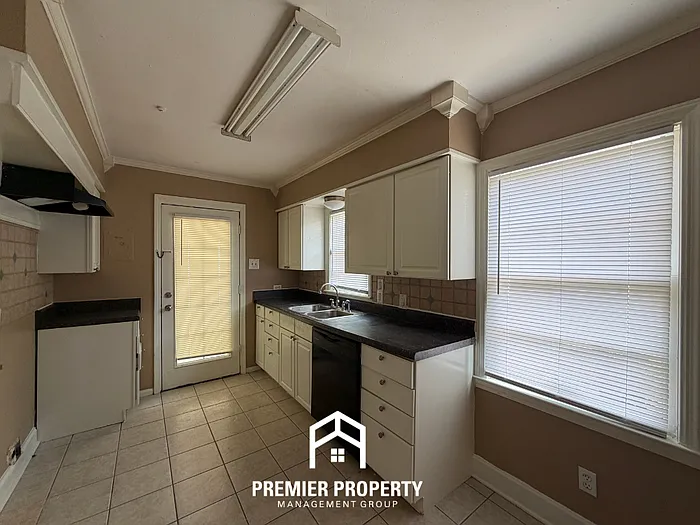 4744 Durbin Ave — Photo 6