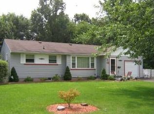 61 Stoneridge Dr, Rochester, NY 14615