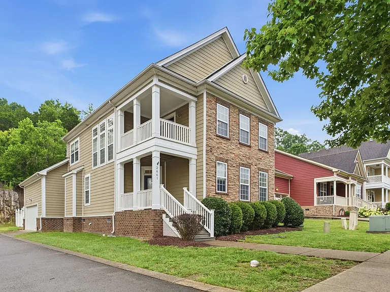 2661 Avery Park Dr — Photo 1