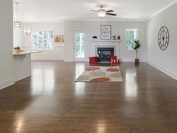 5th image of 68 W Saddle Ct