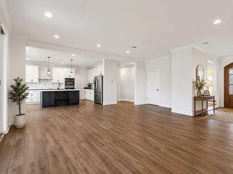 413 Weston Park — Photo 10