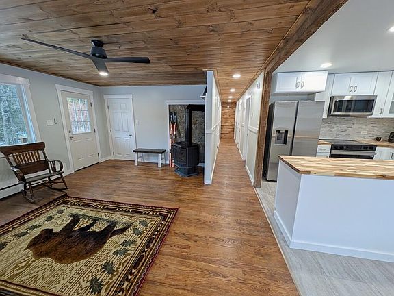 2nd image of 158 Howe Hill Road