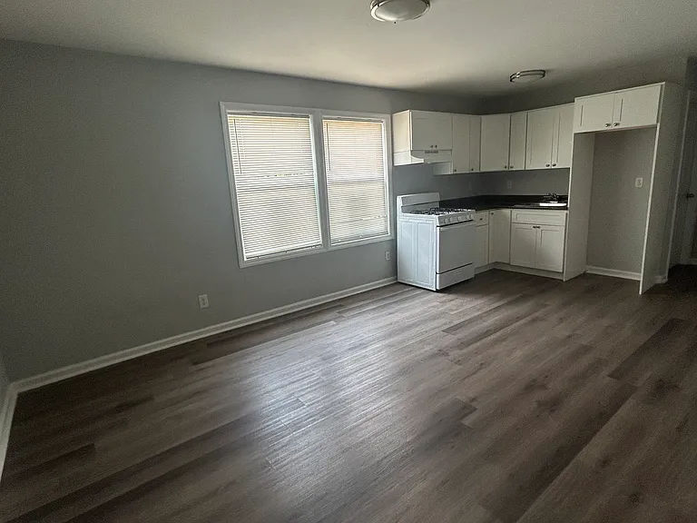 130 N Main St #5 — Photo 11