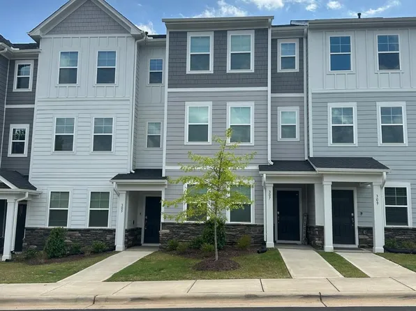 305 Devon Cliffs Dr, Wake Forest, NC 27587